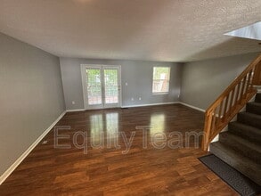 753 Woodlyn Dr S in Cincinnati, OH - Building Photo - Building Photo