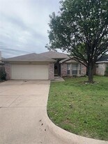 10409 Pleasant Mound Dr in Fort Worth, TX - Building Photo