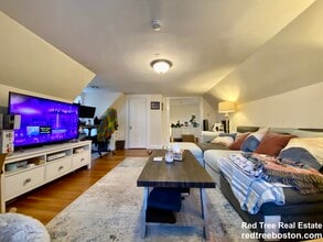 24 Grovenor Rd, Unit 4 in Boston, MA - Foto de edificio - Building Photo