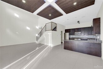 28 Shalom Dr in Edinburg, TX - Building Photo - Building Photo