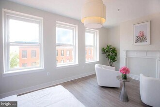 1122 N Calvert St in Baltimore, MD - Building Photo - Building Photo