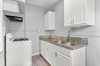 1424 Chestnut Ave in Long Beach, CA - Building Photo - Building Photo