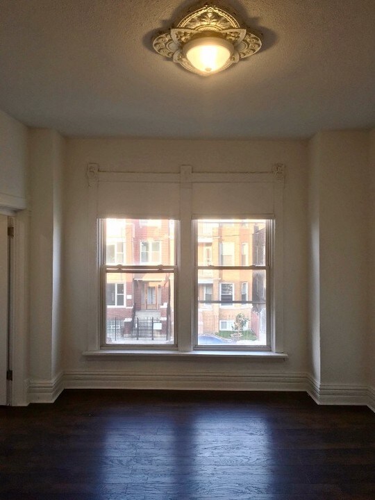 1124 S Sacramento Blvd in Chicago, IL - Building Photo