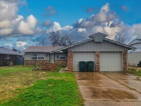 4841 Newport Dr in Del City, OK - Building Photo