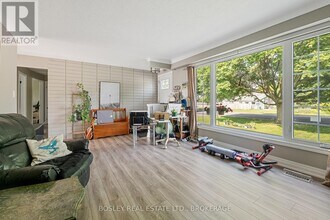 101 Rochelle Dr in St Catharines, ON - Building Photo - Building Photo