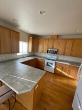 3406 NW Essex Ct in Albany, OR - Building Photo - Building Photo