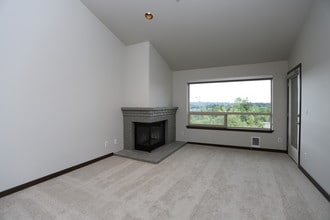 Juniper Ridge Apartments in Bellevue, WA - Foto de edificio - Interior Photo