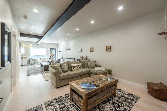 255 Matterhorn Dr in Park City, UT - Building Photo - Building Photo