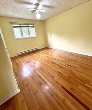 121 Canada Dr in St John's, NL - Building Photo - Building Photo