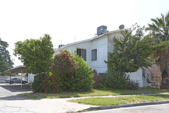 825 S Adler Ave in Fresno, CA - Building Photo - Building Photo