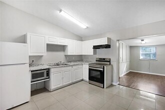 3802 Shady Grove Cir in Orlando, FL - Building Photo - Building Photo