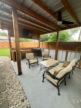 735 Sprucewood Ln in San Antonio, TX - Building Photo - Building Photo