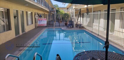 14000 Cordary Ave. in Hawthorne, CA - Foto de edificio - Building Photo