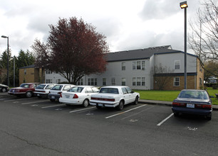 Fort Vancouver Apartments in Vancouver, WA - Building Photo - Building Photo