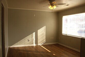 1709 Oakwood Ave NE in Huntsville, AL - Building Photo - Building Photo