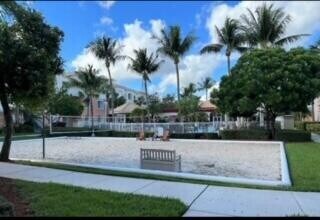 3207 Myrtlewood Cir E in Palm Beach Gardens, FL - Foto de edificio - Building Photo