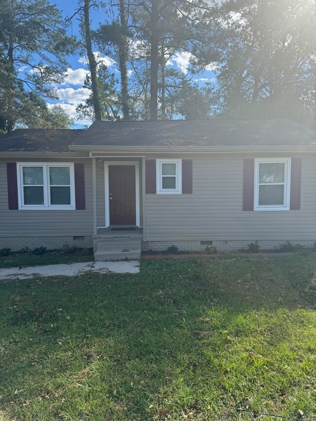 2432 Lumpkin Rd in Augusta, GA - Foto de edificio - Building Photo