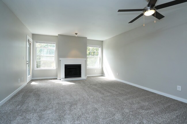 Madison Park Apartments in Bothell, WA - Building Photo - Interior Photo