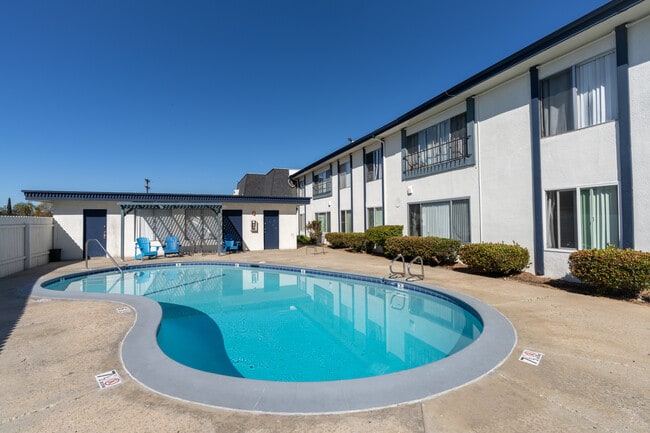 Terre at Sandalwood in El Cajon, CA - Foto de edificio - Building Photo