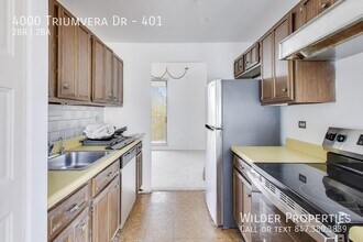 4000 Triumvera Dr in Glenview, IL - Building Photo - Building Photo