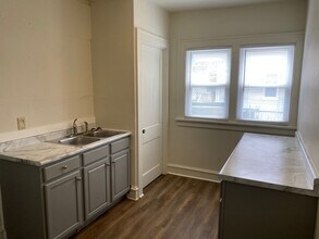 804 S Morris Ave-Unit -1 in Bloomington, IL - Building Photo - Building Photo