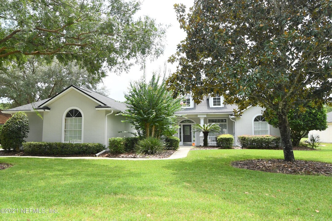 925 Lotus Ln S in Jacksonville, FL - Building Photo