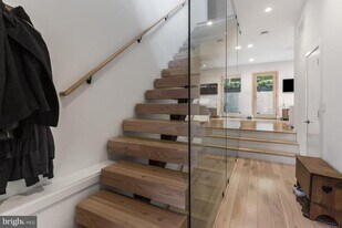 1108 N Bodine St in Philadelphia, PA - Building Photo