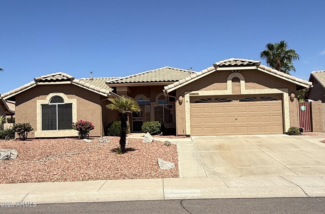18837 N 89th Ln in Peoria, AZ - Foto de edificio
