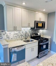 8001 Chanute Pl-Unit -8 in Falls Church, VA - Building Photo - Building Photo