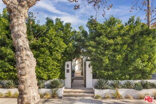 360 Canon Dr in Beverly Hills, CA - Building Photo