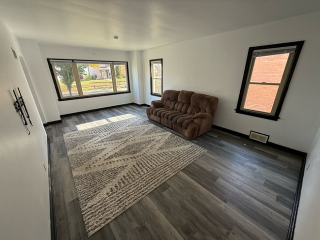 3537 S 15th St in Milwaukee, WI - Building Photo - Building Photo