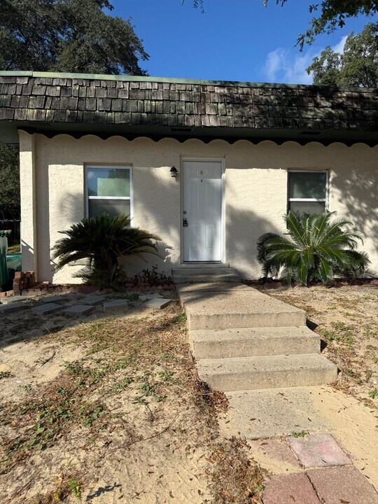 608 W Sunset Blvd in Fort Walton Beach, FL - Building Photo