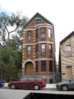 1355 N Bosworth Ave in Chicago, IL - Building Photo