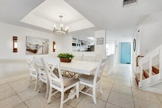 716 NE 20th Ln in Boynton Beach, FL - Building Photo - Building Photo