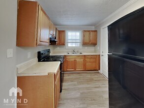 1825 Oakmont Dr NW in Atlanta, GA - Building Photo - Building Photo