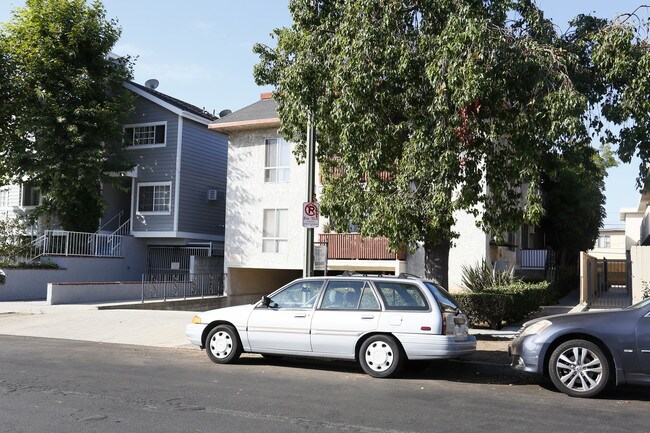 3725 Vinton Ave in Los Angeles, CA - Building Photo - Building Photo