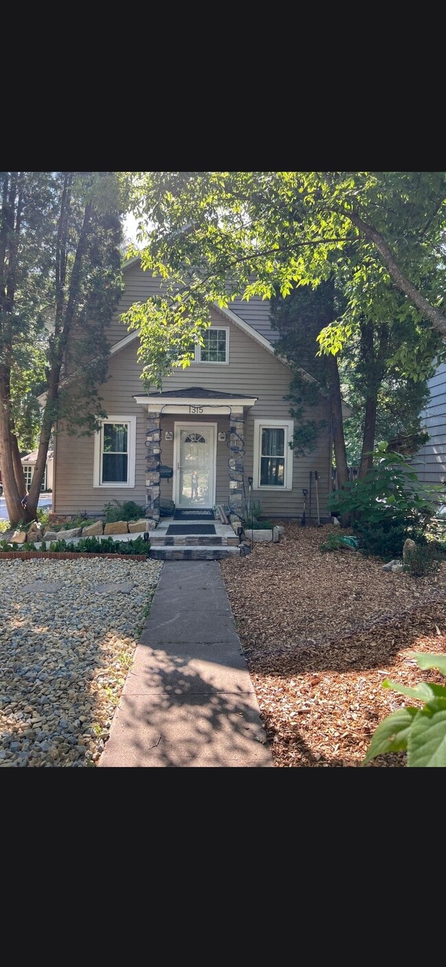 property at 1315 2nd St