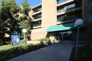 Sundial Cardiff Apartments in Los Angeles, CA - Building Photo
