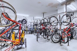 23 De La Soeur-Jeanne-Marie-Chavoin Rue in Gatineau, QC - Building Photo - Building Photo