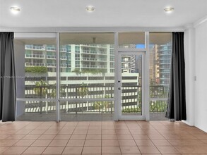 1408 Brickell Bay Dr in Miami, FL - Building Photo - Building Photo
