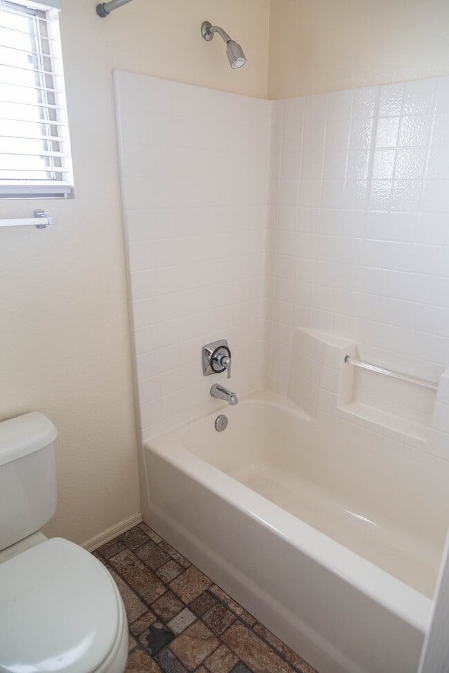 11146 N Desert Flower Dr in Tucson, AZ - Building Photo - Building Photo