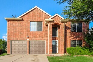 501 Longshore Dr in Little Elm, TX - Building Photo