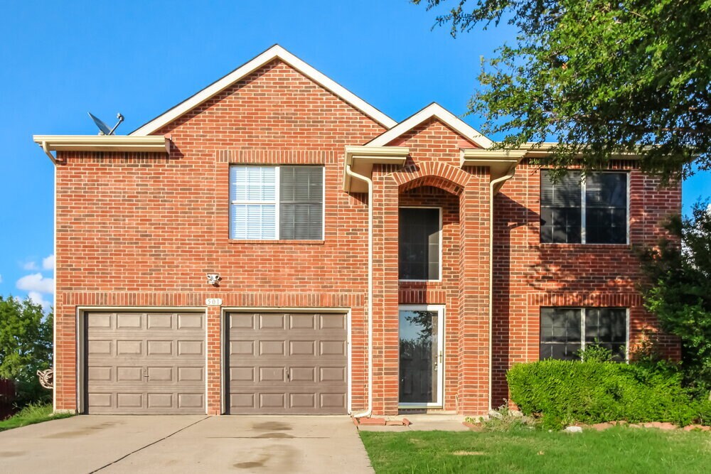 501 Longshore Dr in Little Elm, TX - Foto de edificio