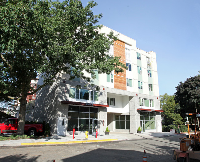 Vision 5 Apartments in Redmond, WA - Building Photo - Building Photo