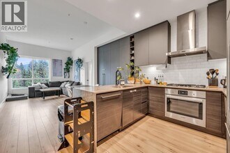 3131 Murray St in Port Moody, BC - Building Photo - Building Photo