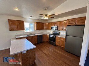 102 N Main St in Veyo, UT - Building Photo - Building Photo