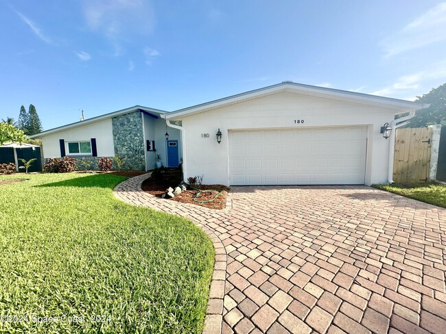 180 Sunrise Ave in Satellite Beach, FL - Foto de edificio - Building Photo