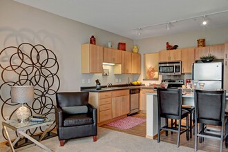 The Covington Apartment Homes in Bloomington, MN - Foto de edificio - Building Photo