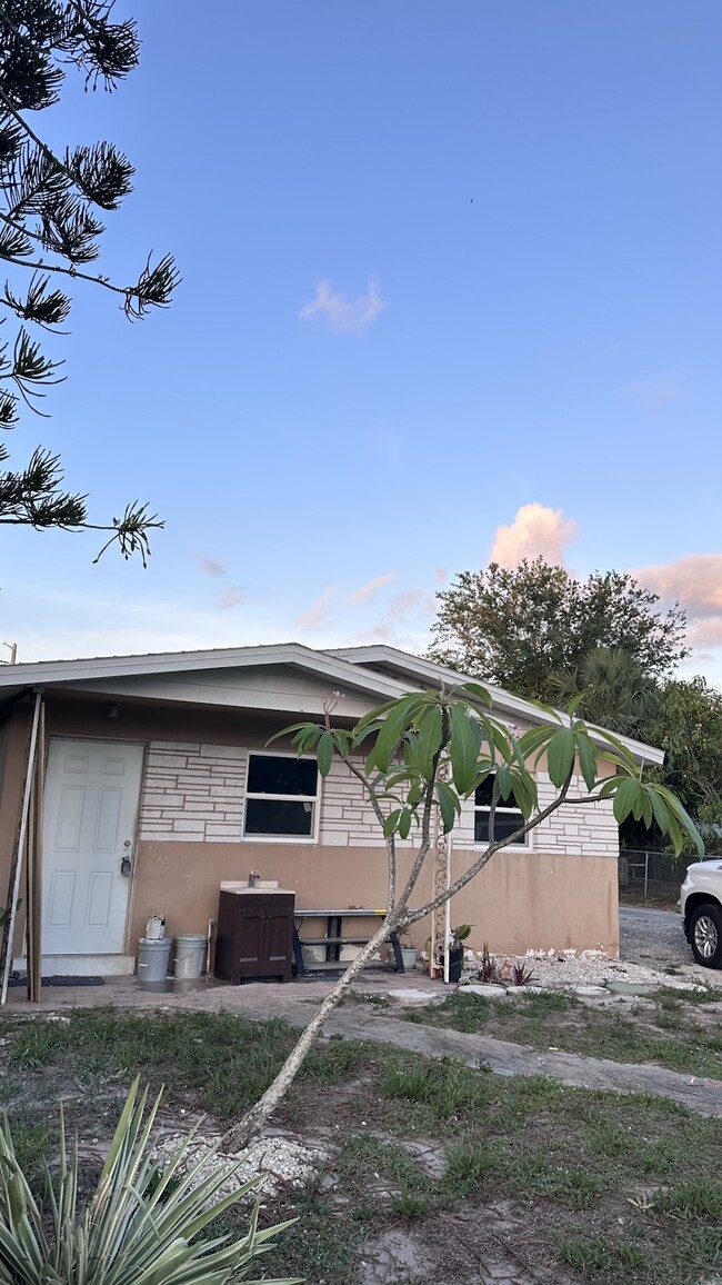 property at 1759 Aquarius Ct