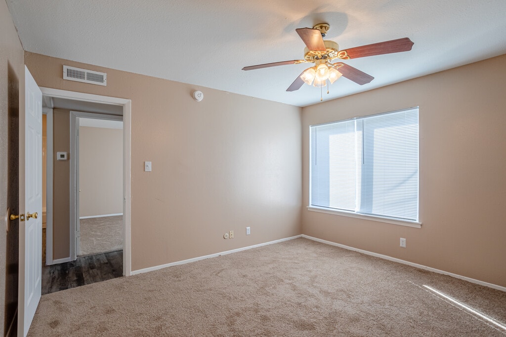 Washington Plaza Apartments in Fayetteville, AR